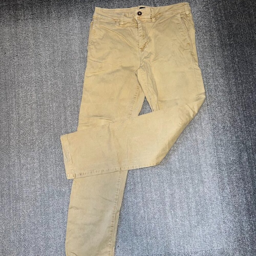 American Eagle Slim Straight Khakis